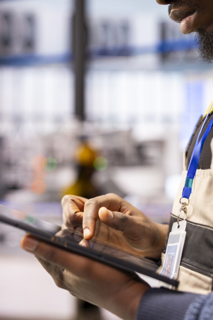 Digital Manufacturing Specialist Enhancing Production Efficiency